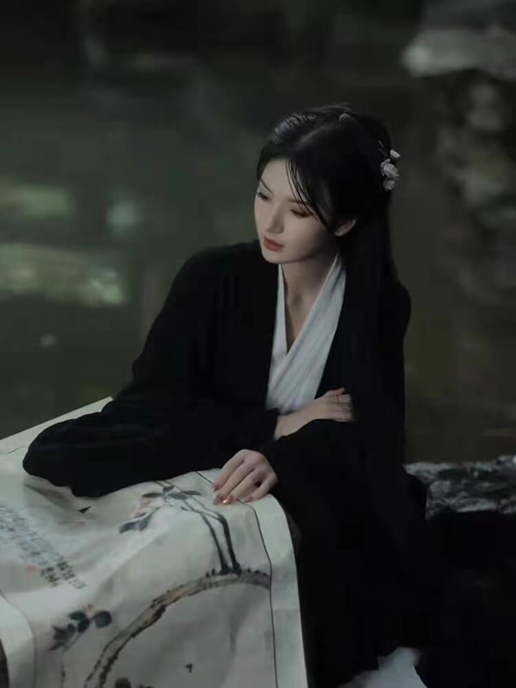 black wuxia hanfu